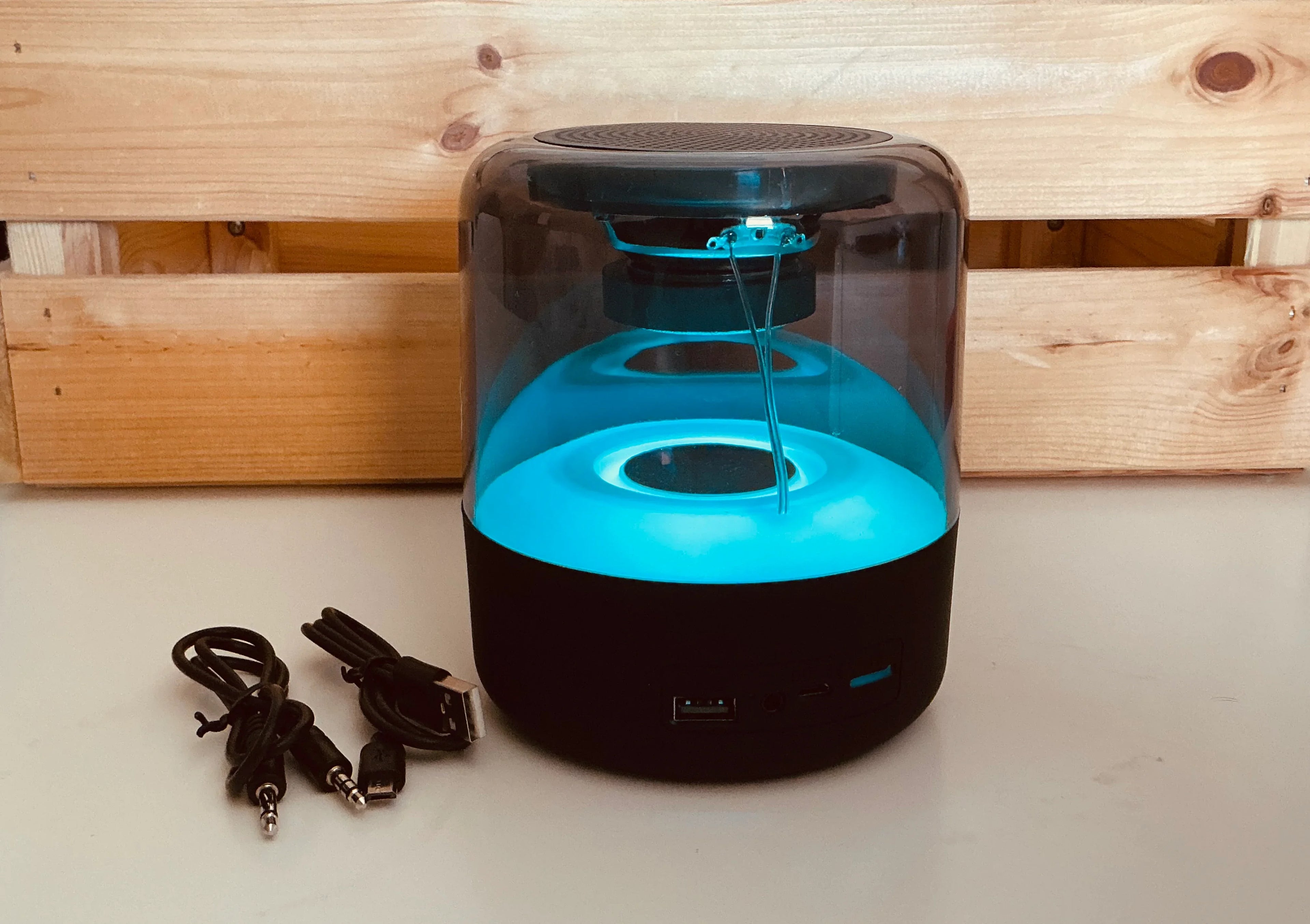 Altavoz Bluetooth con luces LED - Style Home Shop