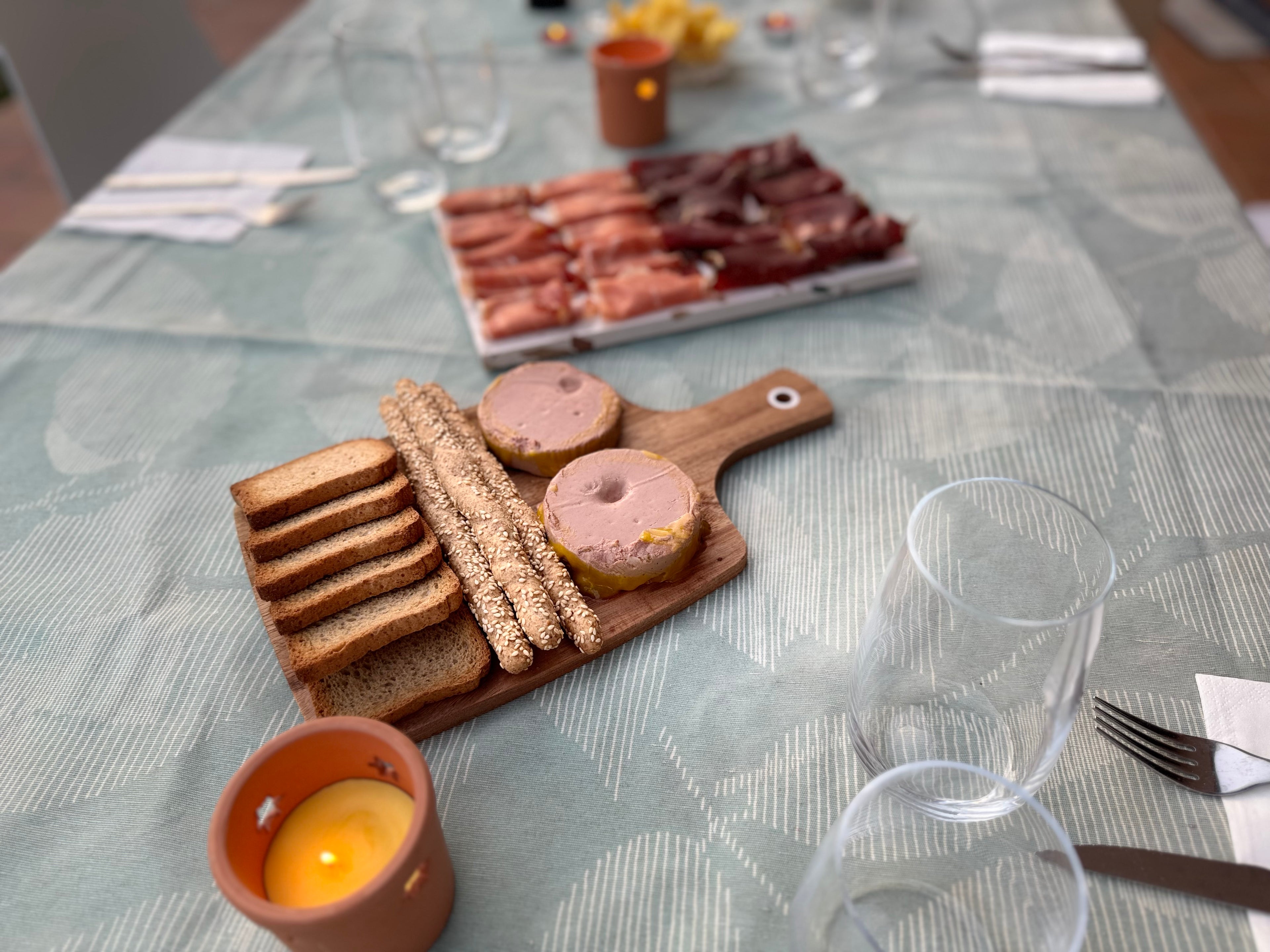 Tabla de Cortar de Acacia con Mango para Colgar | Natural, Cálida y Funcional