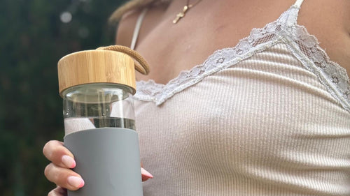 Botella de Vidrio 500 ml con Tapa de Bambú | Estilo y Eco-friendly