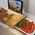 Tabla de corte de bambú con bandeja extraible deslizante.